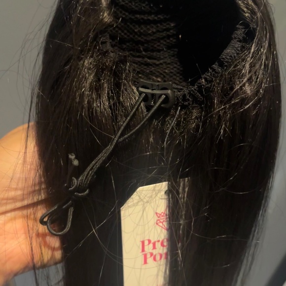 Chelsey Smith Clip in LONG Ponytail With Drawstring - Picture 4 of 5
